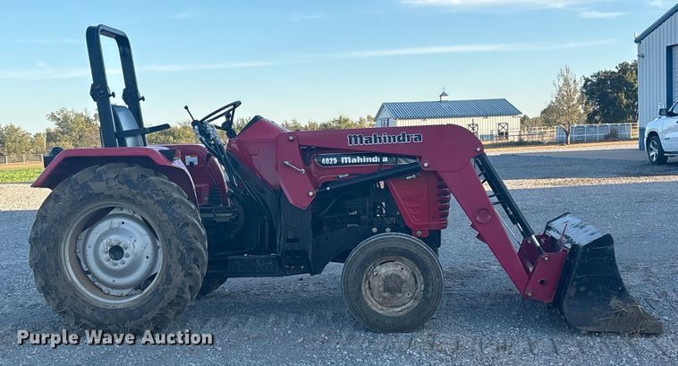 image for item FI0015 Mahindra 4025 tractor