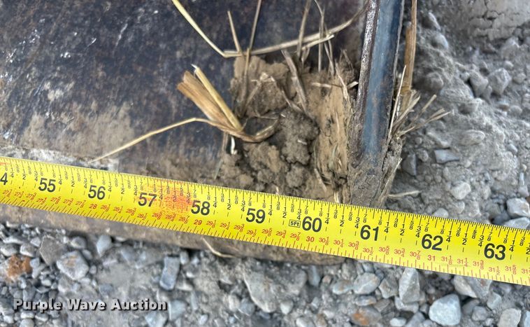 image for item FI0015 Mahindra 4025 tractor