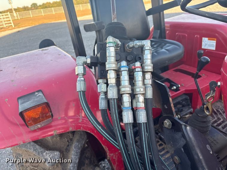 image for item FI0015 Mahindra 4025 tractor