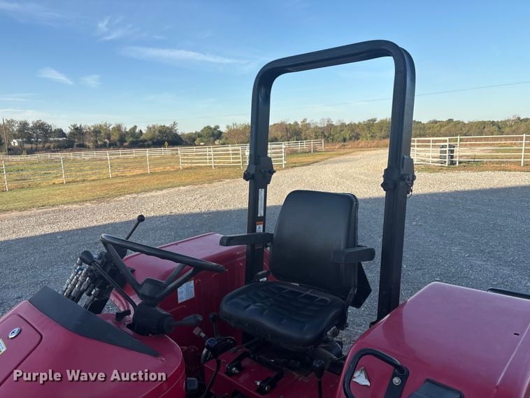 image for item FI0015 Mahindra 4025 tractor