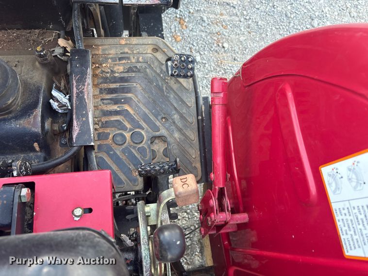 image for item FI0015 Mahindra 4025 tractor