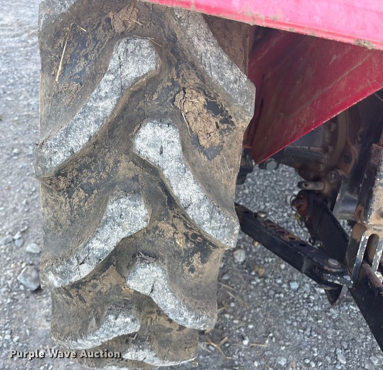 image for item FI0015 Mahindra 4025 tractor