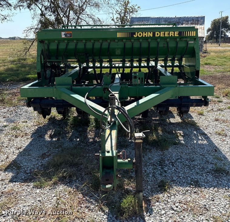 image for item GH9451 John Deere 750 grain drill
