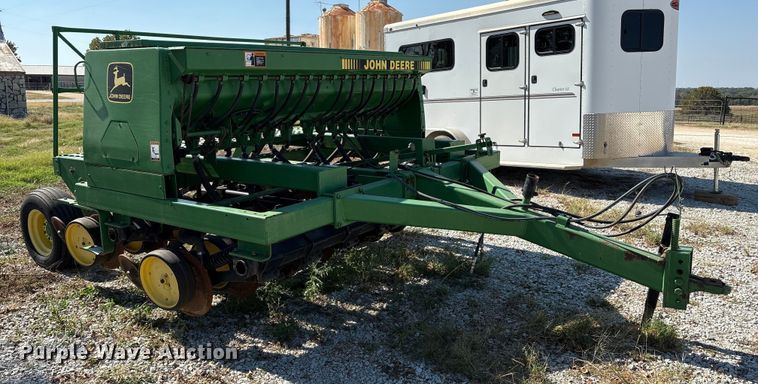 image for item GH9451 John Deere 750 grain drill