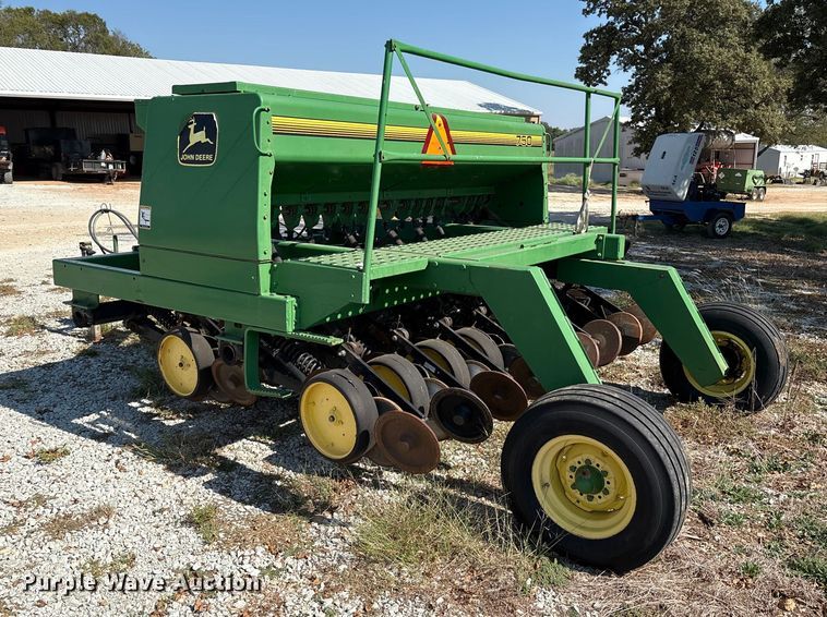 image for item GH9451 John Deere 750 grain drill