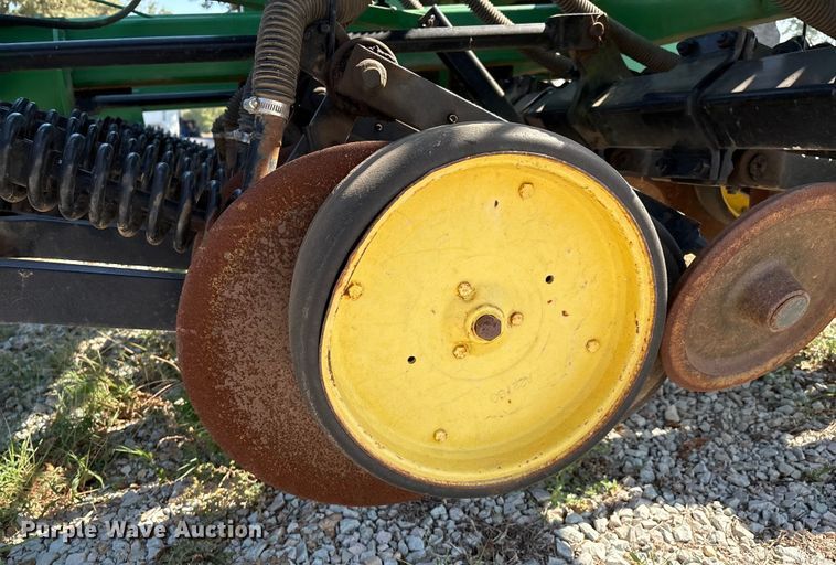 image for item GH9451 John Deere 750 grain drill