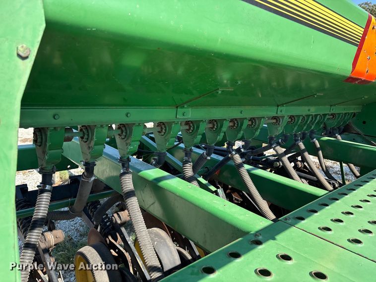 image for item GH9451 John Deere 750 grain drill