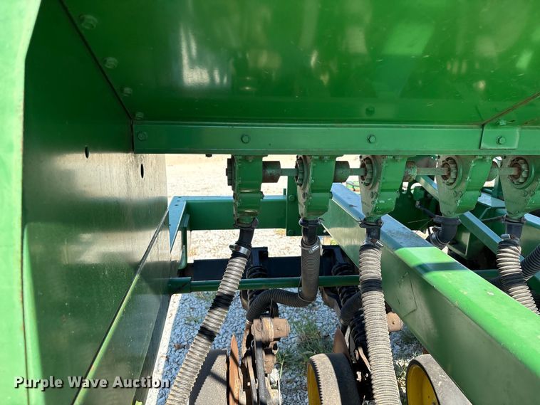 image for item GH9451 John Deere 750 grain drill