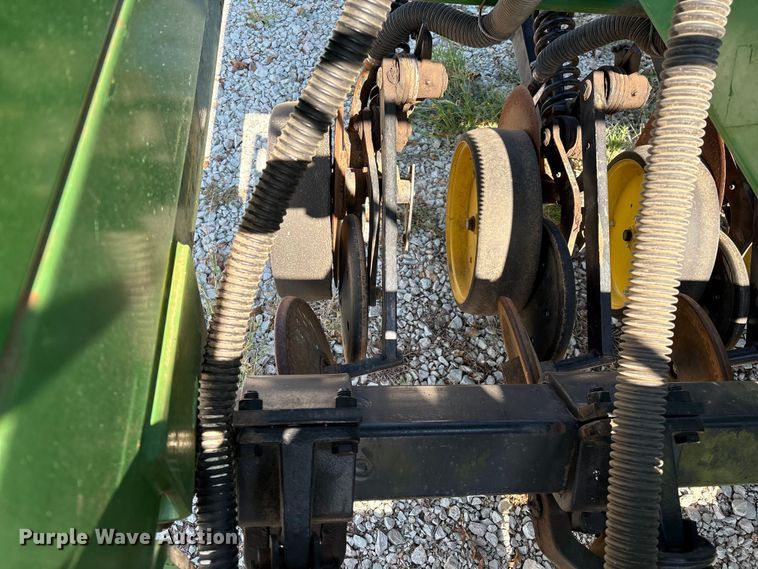 image for item GH9451 John Deere 750 grain drill