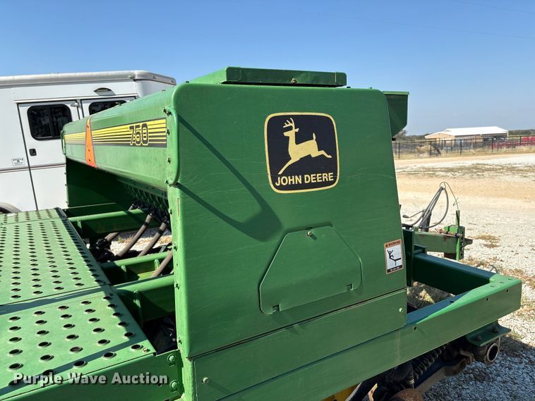 image for item GH9451 John Deere 750 grain drill