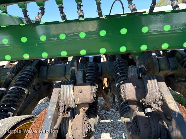 image for item GH9451 John Deere 750 grain drill