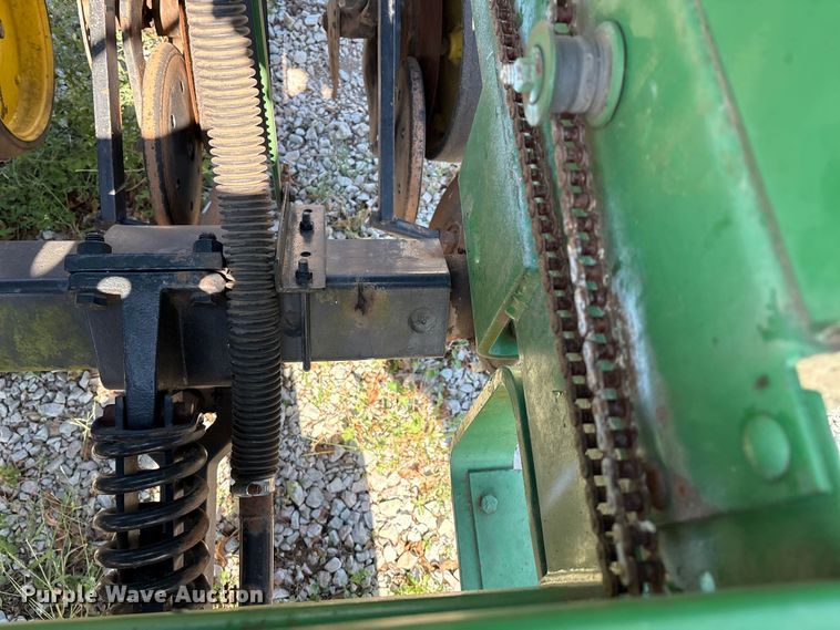 image for item GH9451 John Deere 750 grain drill