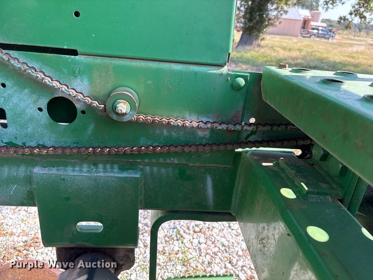 image for item GH9451 John Deere 750 grain drill