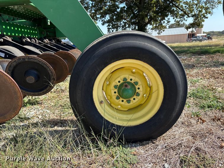 image for item GH9451 John Deere 750 grain drill