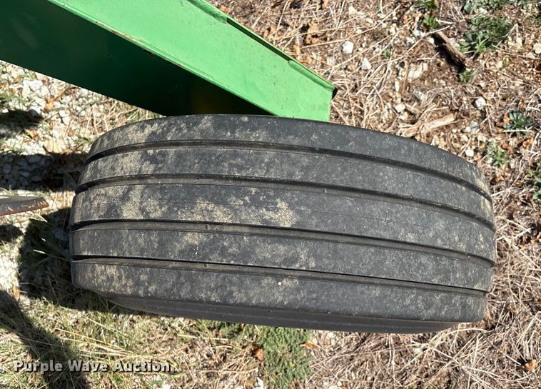 image for item GH9451 John Deere 750 grain drill