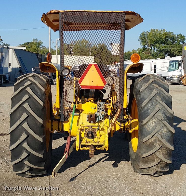 image for item NU9756 John Deere 2555 tractor