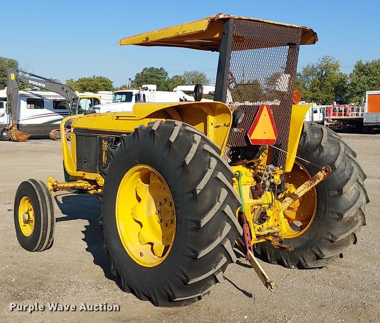 image for item NU9756 John Deere 2555 tractor