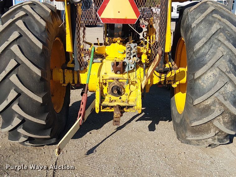 image for item NU9756 John Deere 2555 tractor