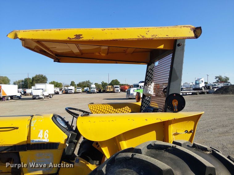 image for item NU9756 John Deere 2555 tractor