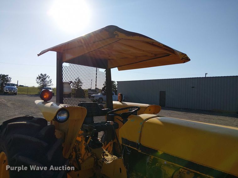 image for item NU9756 John Deere 2555 tractor