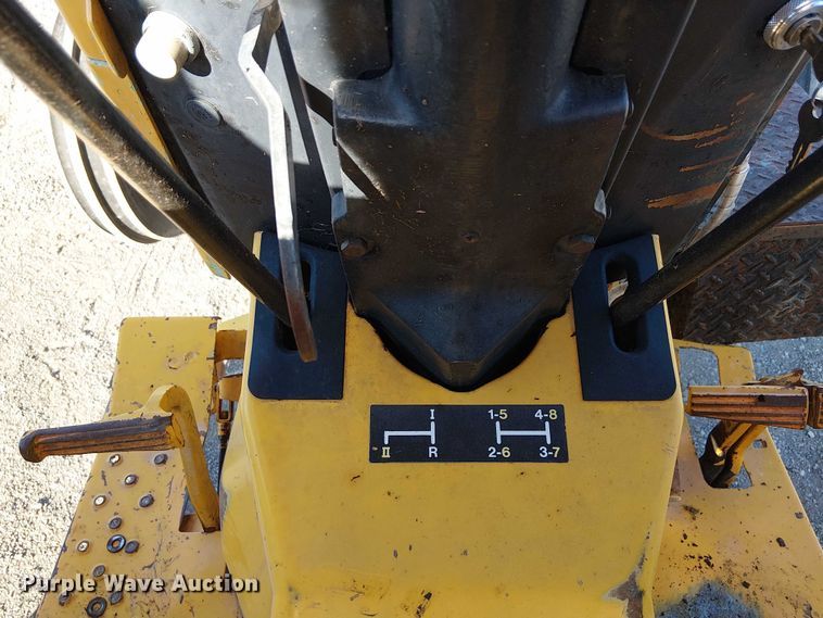 image for item NU9756 John Deere 2555 tractor