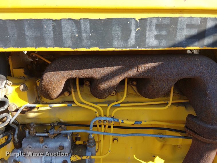 image for item NU9756 John Deere 2555 tractor