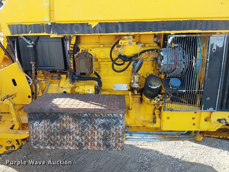 image for item NU9756 John Deere 2555 tractor