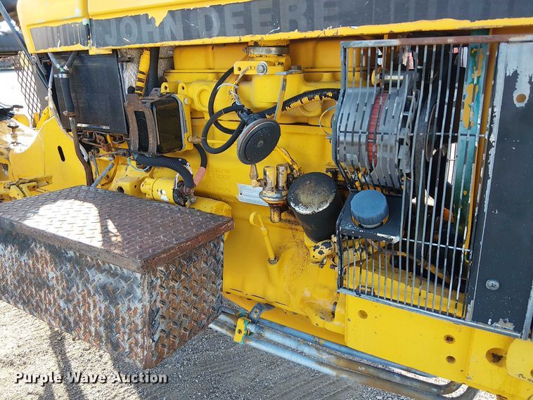 image for item NU9756 John Deere 2555 tractor