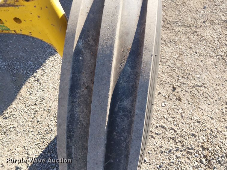 image for item NU9756 John Deere 2555 tractor