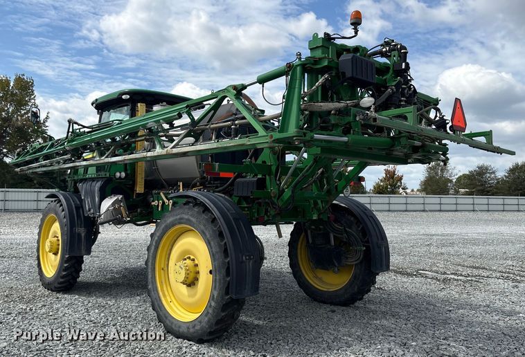 image for item YA1165 2018 John Deere R4038 sprayer