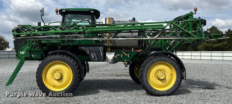 image for item YA1165 2018 John Deere R4038 sprayer