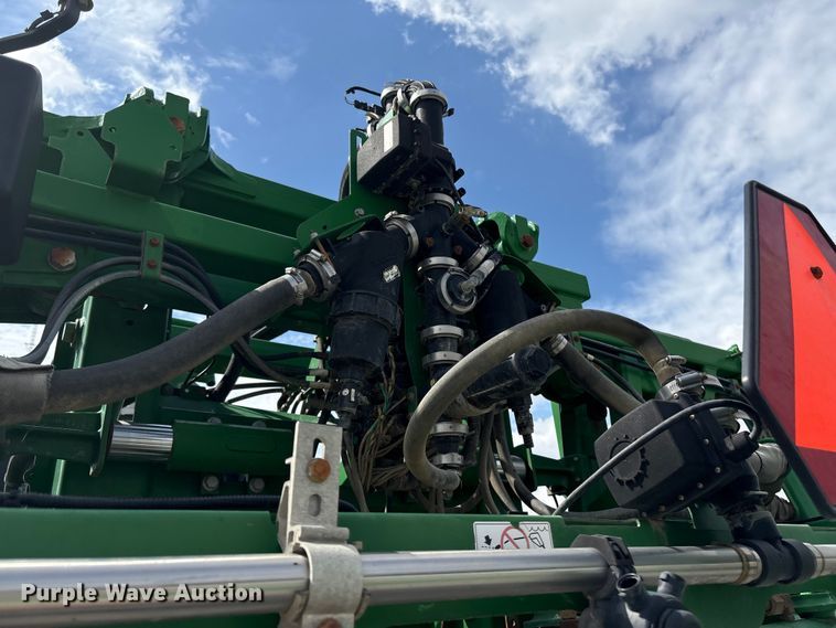 image for item YA1165 2018 John Deere R4038 sprayer