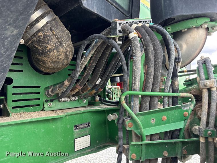 image for item YA1165 2018 John Deere R4038 sprayer