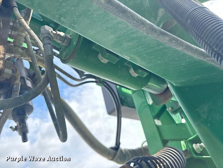 image for item YA1165 2018 John Deere R4038 sprayer