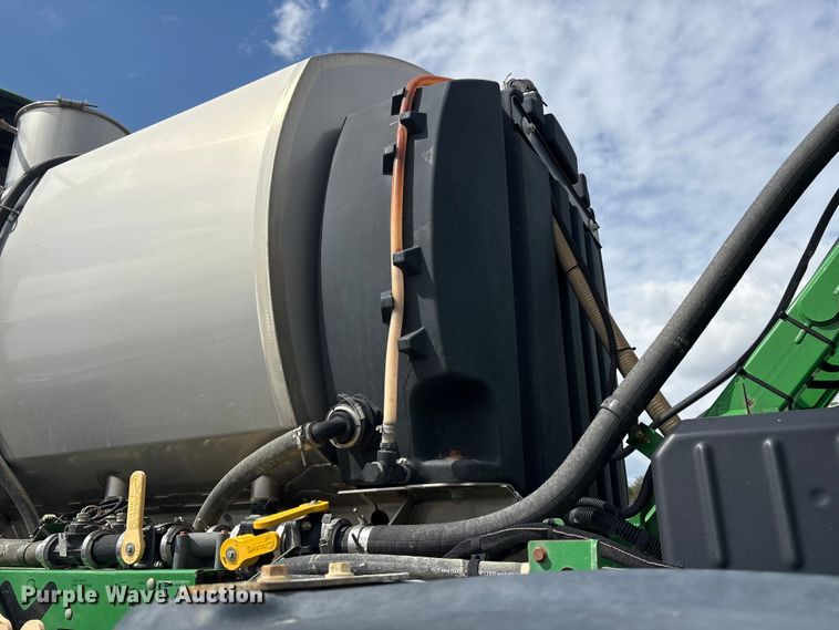 image for item YA1165 2018 John Deere R4038 sprayer