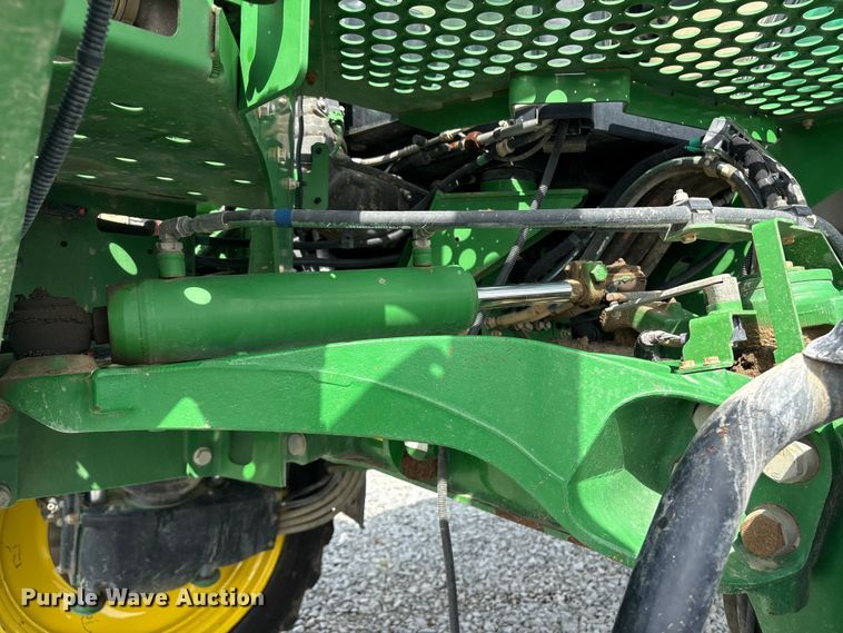 image for item YA1165 2018 John Deere R4038 sprayer