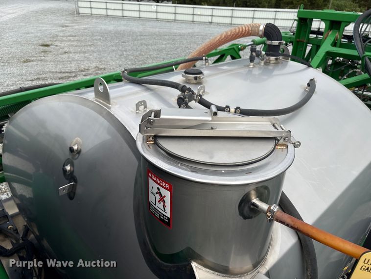 image for item YA1165 2018 John Deere R4038 sprayer