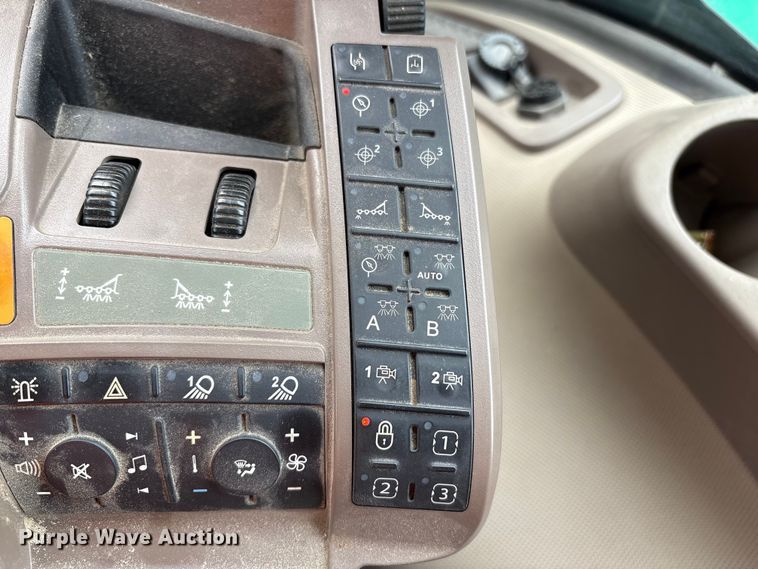 image for item YA1165 2018 John Deere R4038 sprayer