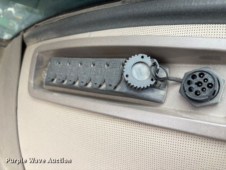 image for item YA1165 2018 John Deere R4038 sprayer