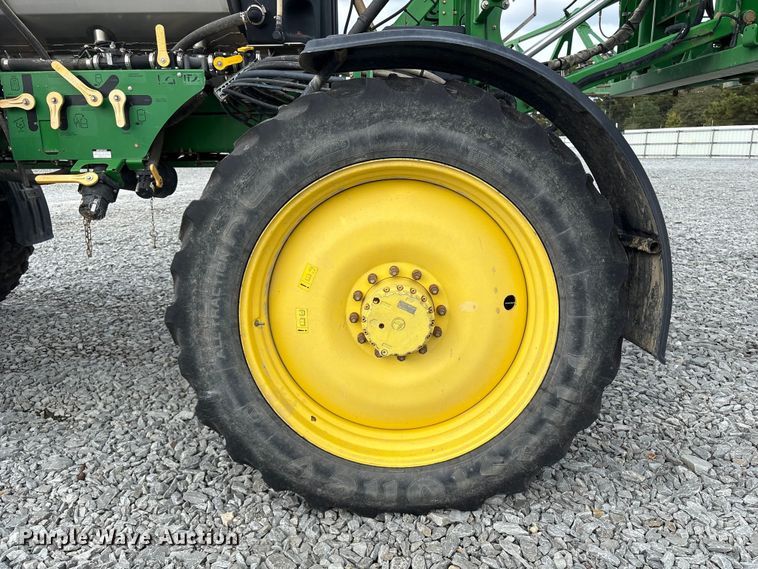image for item YA1165 2018 John Deere R4038 sprayer