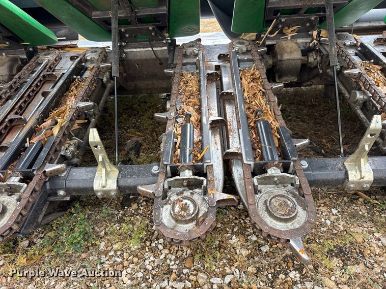 image for item YA1231 2023 Drago GT 8-30 corn head