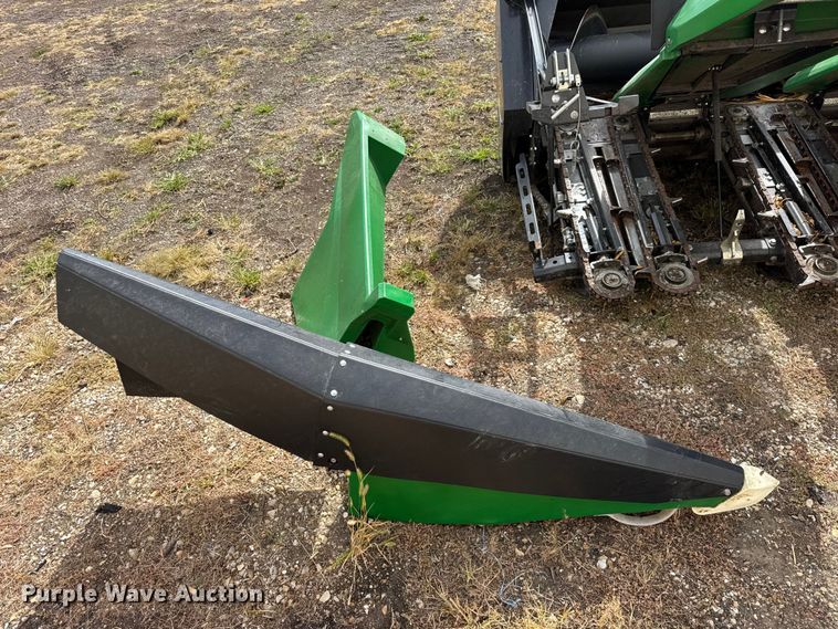 image for item YA1231 2023 Drago GT 8-30 corn head