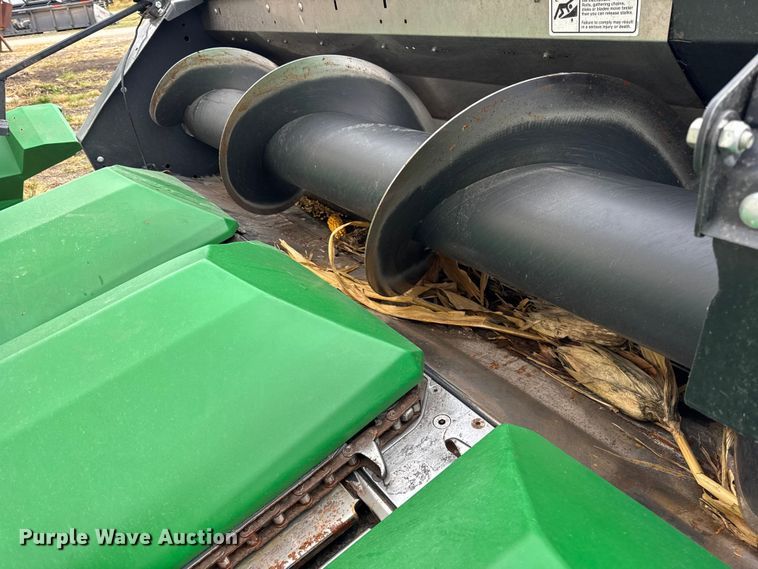 image for item YA1231 2023 Drago GT 8-30 corn head