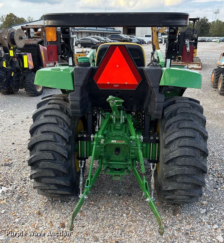 image for item YA1252 2021 John Deere 3035D  MFWD tractor