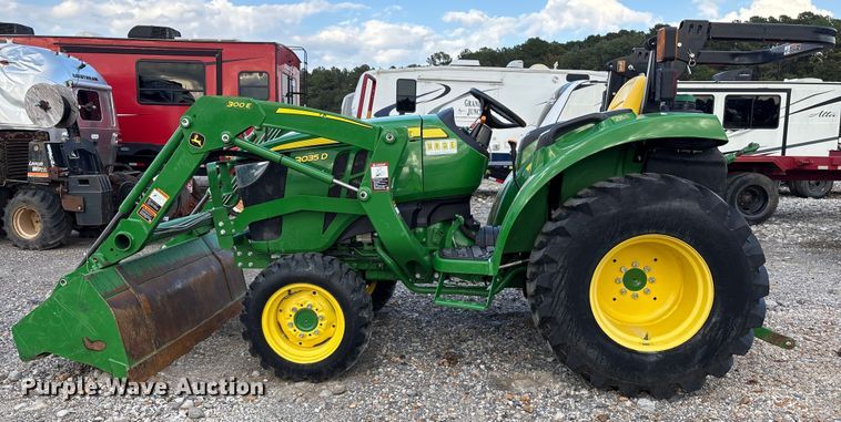 image for item YA1252 2021 John Deere 3035D  MFWD tractor