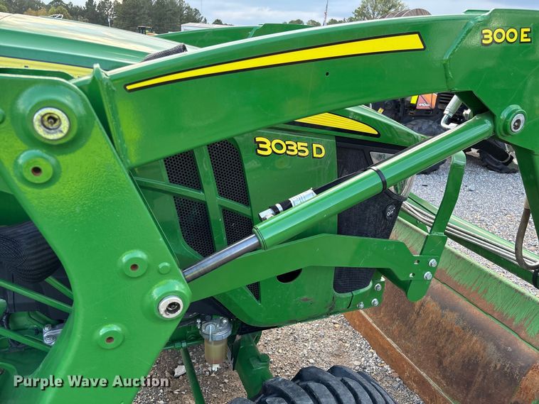 image for item YA1252 2021 John Deere 3035D  MFWD tractor
