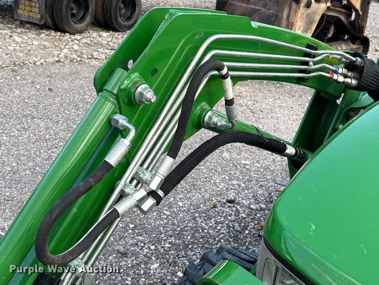 image for item YA1252 2021 John Deere 3035D  MFWD tractor