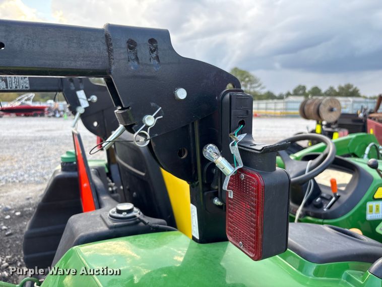 image for item YA1252 2021 John Deere 3035D  MFWD tractor