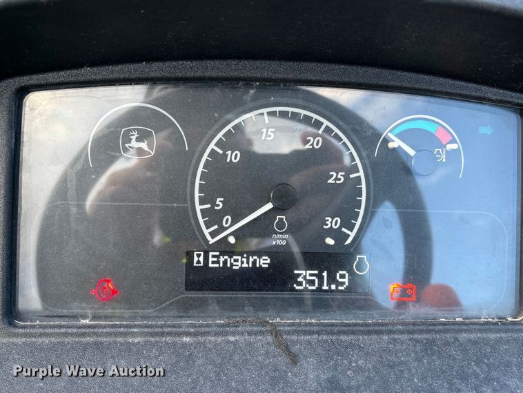 image for item YA1252 2021 John Deere 3035D  MFWD tractor