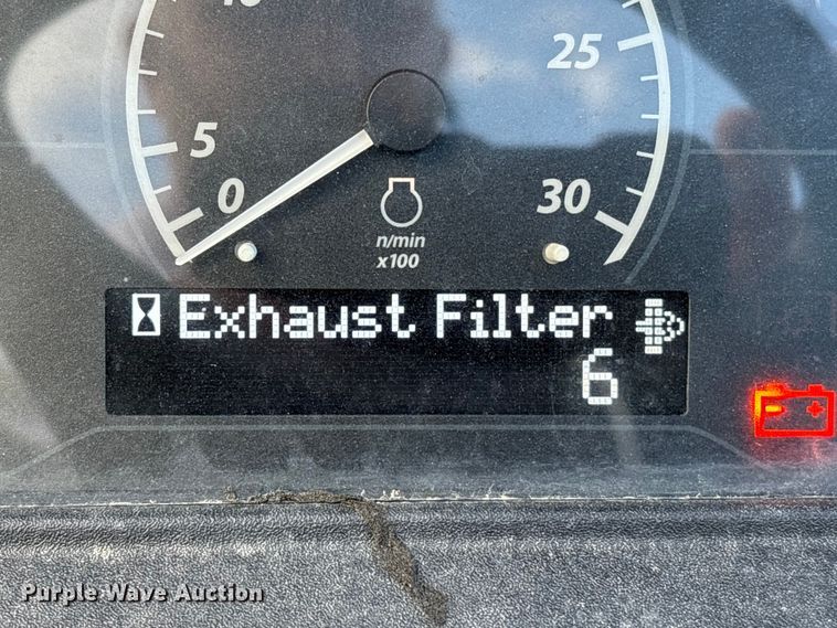 image for item YA1252 2021 John Deere 3035D  MFWD tractor